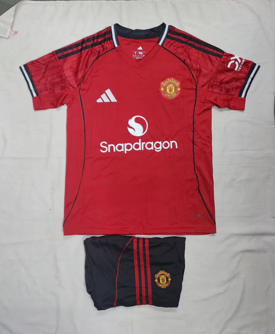 Manchester United Home Jersey, Shorts
